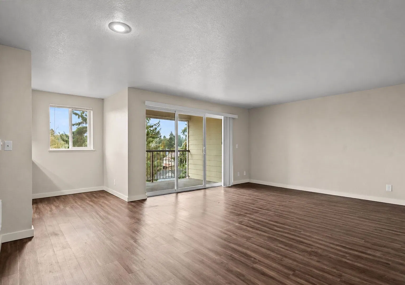 Newland Apartments — Photo 4