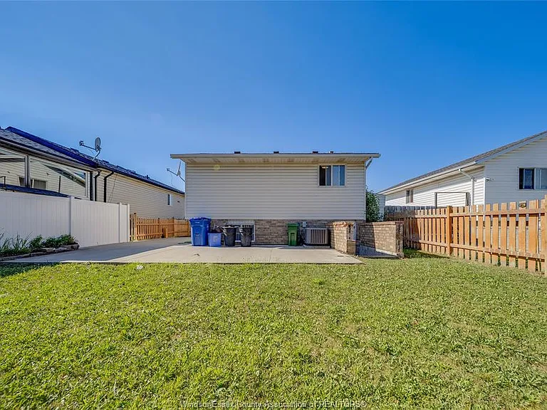 1465 Foster Ave — Photo 21