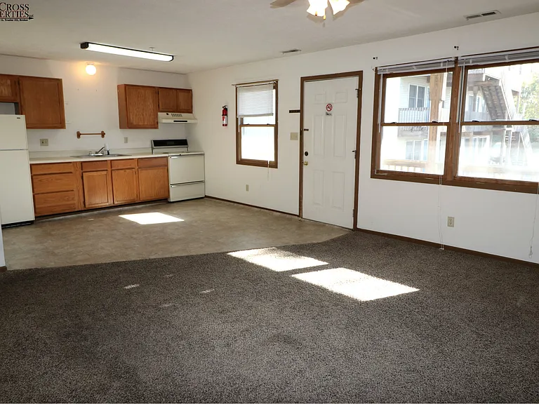 2858 University Ave — Photo 3