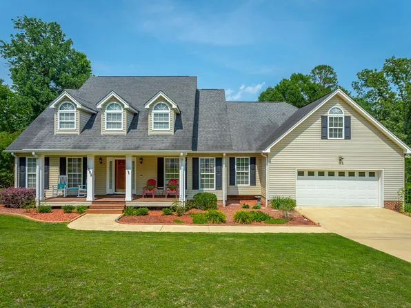 1009 Clift Cave Dr, Soddy Daisy, TN 37379