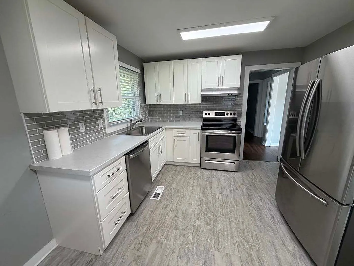 Rocky Hill Area All One Level 3 Bedrooms 2 Baths — Photo 4