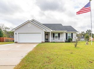 93 Colton Dr, Spring Lake, NC 28390