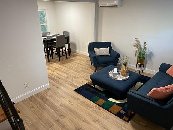 Open floor plan living room & dining area