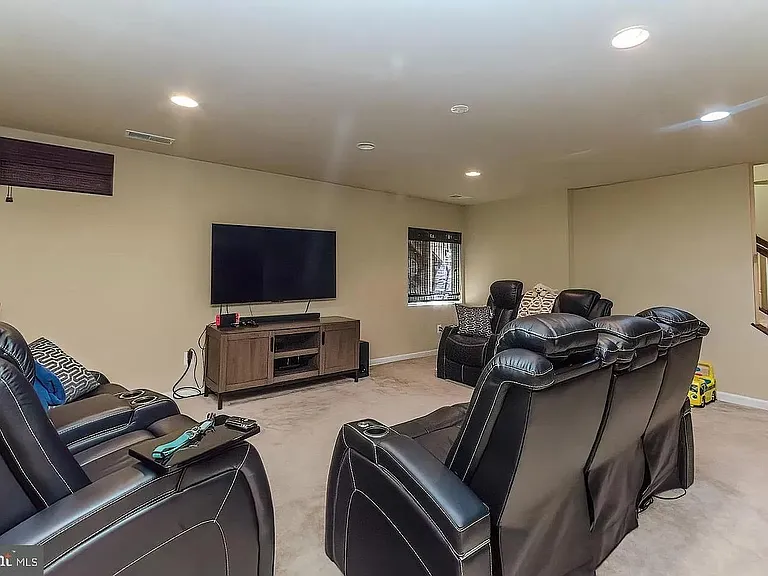 113 Setting Sun Ct — Photo 40