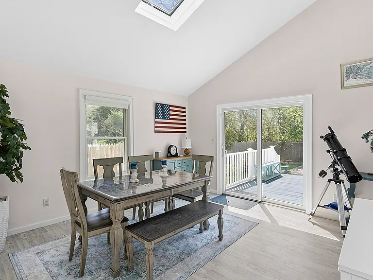 37 Halsey Rd — Photo 3