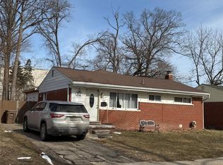 300 E Princeton Ave, Pontiac, MI 48340