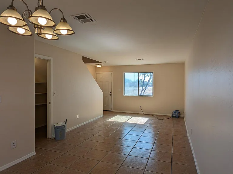 392 E Dirklay Ave — Photo 7