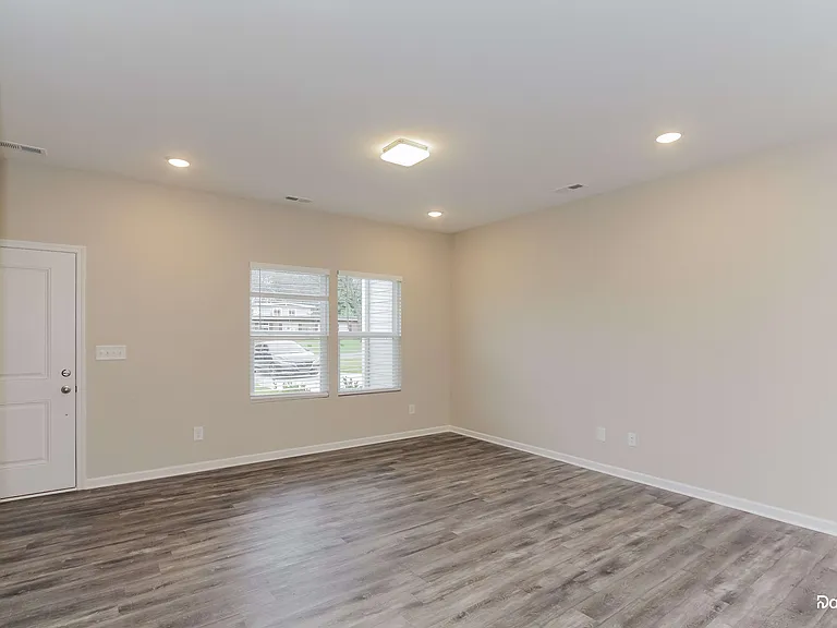 4406 Mountain Island Dr — Photo 7