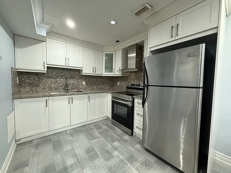 114 Timbers Cir — Photo 2