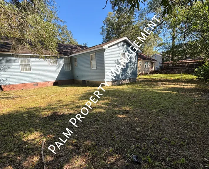 1655 McKinnon Dr — Photo 14