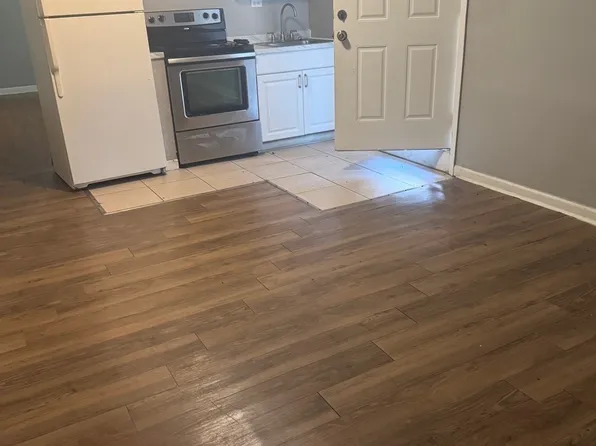 4011 English Oak Dr, Doraville, GA 30340