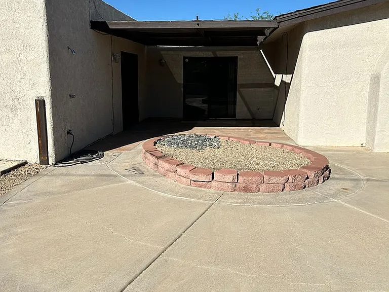 2401 Cosnina Dr — Photo 34