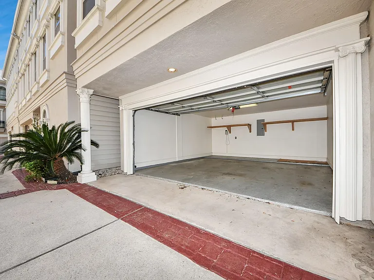 710 Jackson Hill St — Photo 28