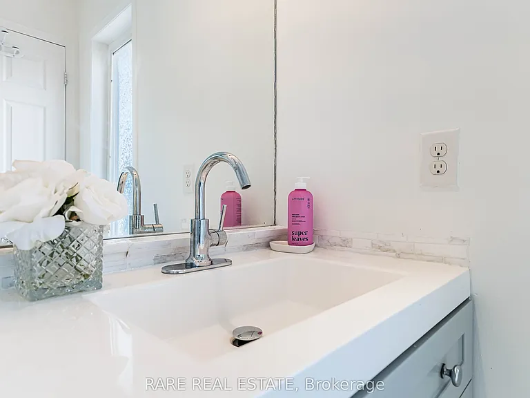 60 Fairwood Cir #28 — Photo 36