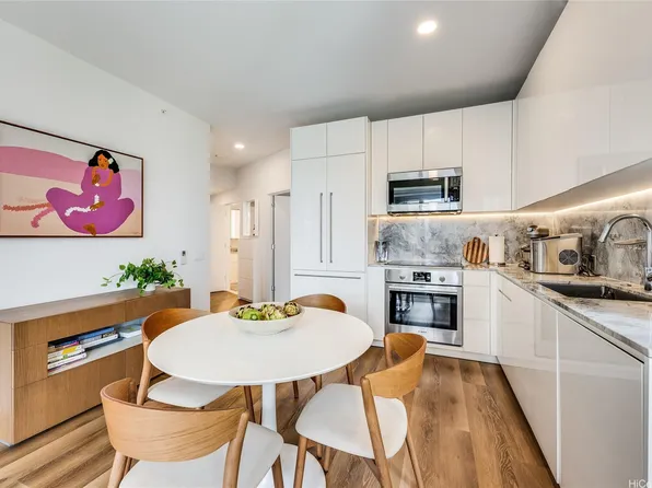 987 Queen St #502, Honolulu, HI 96814