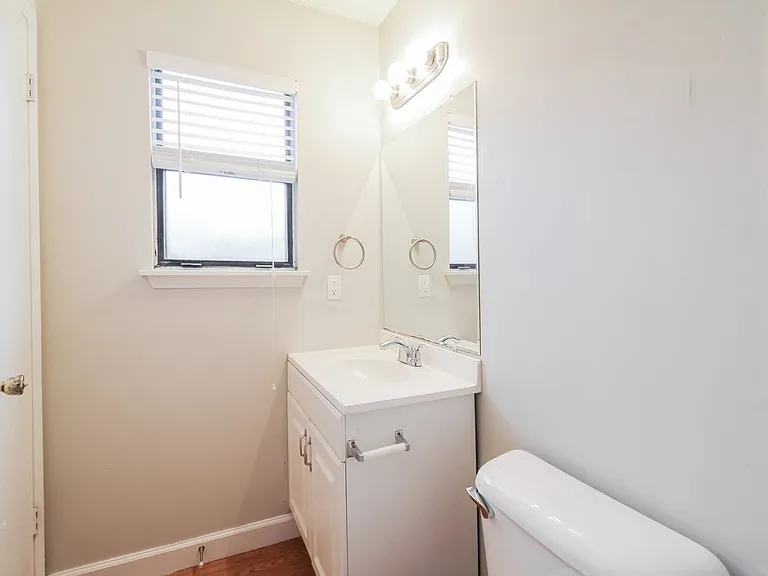 8442 Finwood Ave — Photo 10