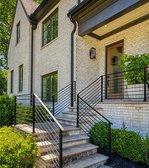 840 Kenry Ct — Photo 9