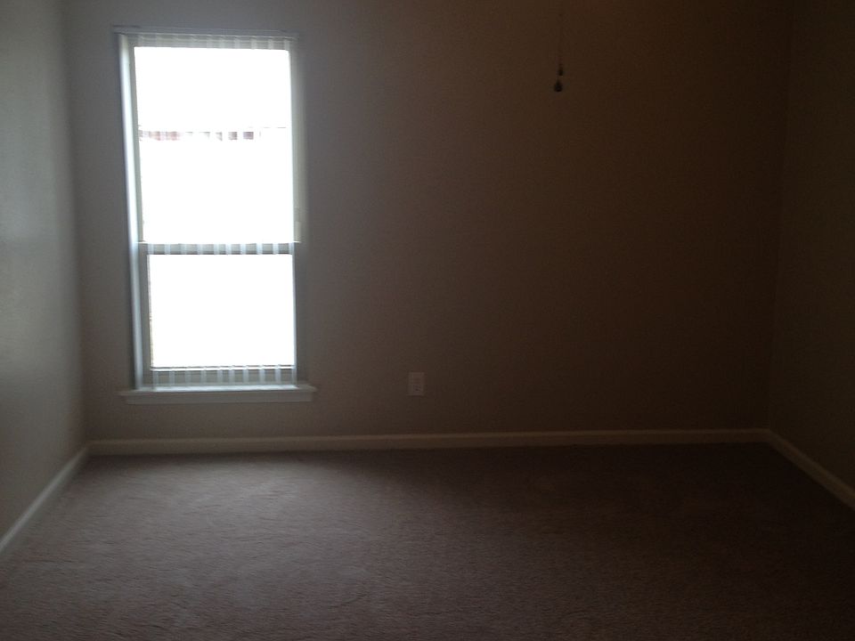 Masterbedroom with upgraded lighting