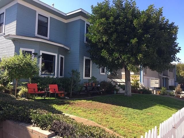 1st image of 1221 Robinson Ave