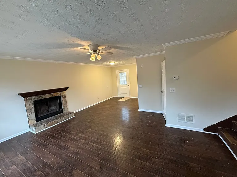 200 Beverly Park Ct — Photo 2