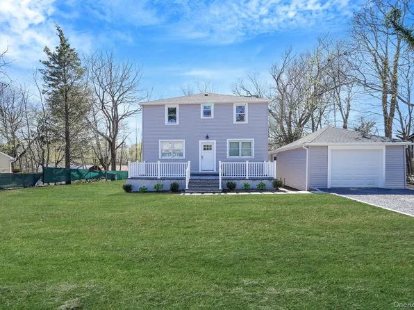2939 N Wading River Road, Wading River, NY 11792