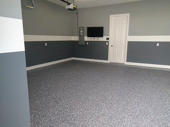 5th image of 296 Stone Creek Cir