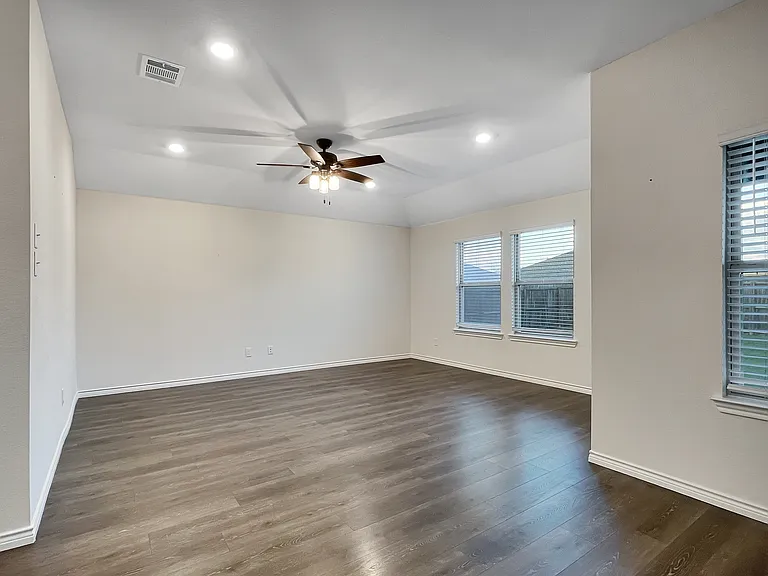 705 Farmstead Way — Photo 9