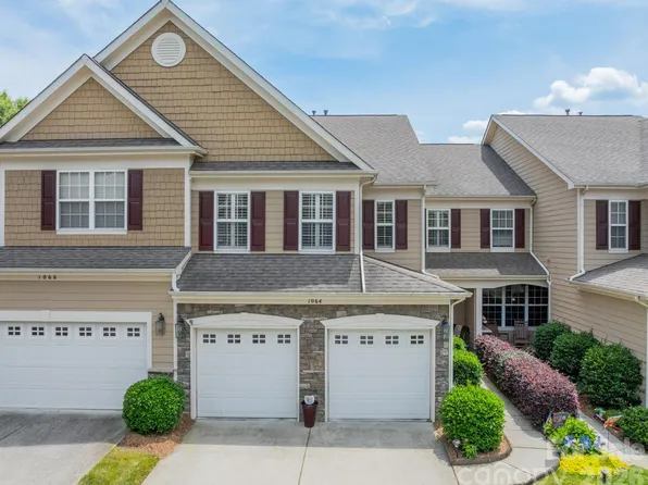 1064 Silver Gull Dr, Tega Cay, SC 29708