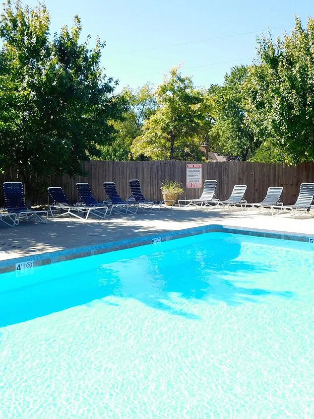 Canyon Court Apartments — Photo 4