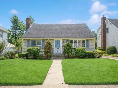 15 Bagley Avenue, Albertson, NY, 11507