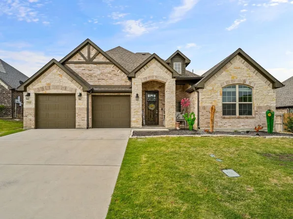 705 Chaparral Rd, Sanger, TX 76266