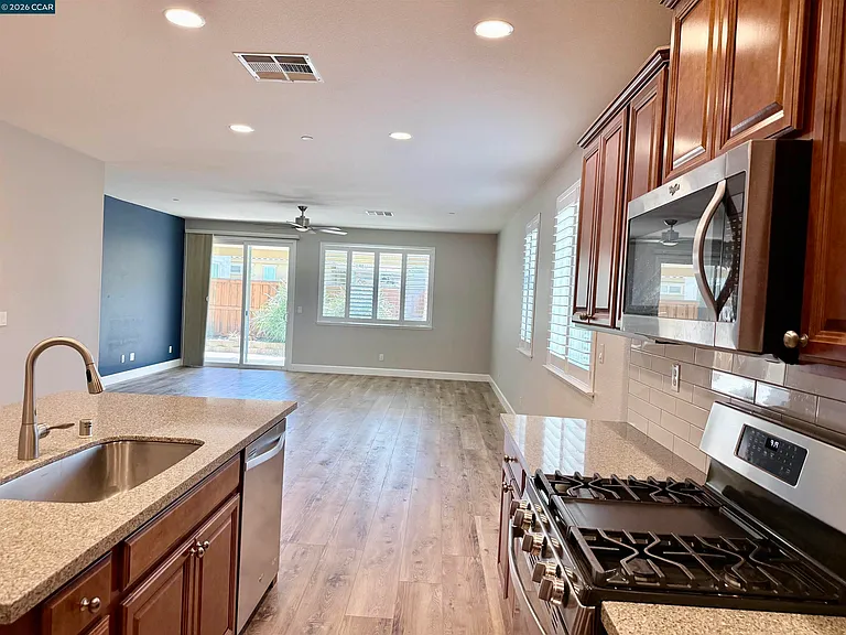 373 Anchorage Dr — Photo 8