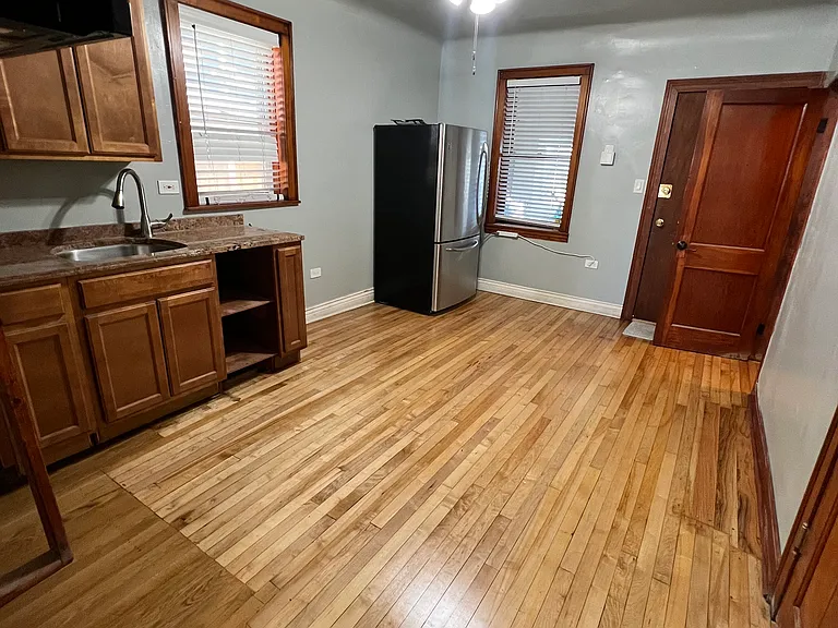 2029 W 53rd St #1 — Photo 10