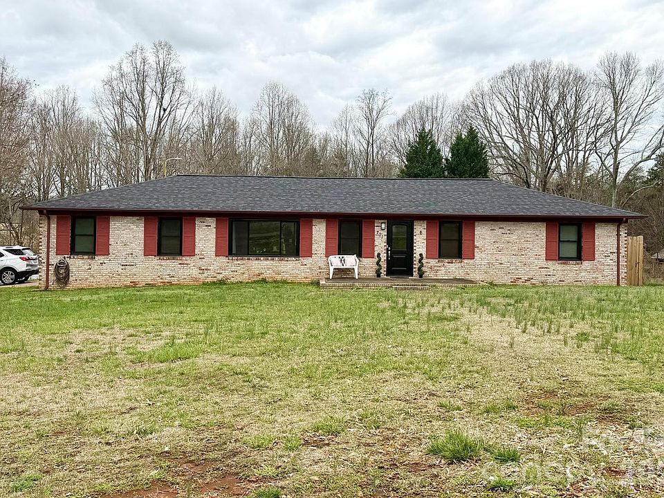 1st image of 701 Cherry Ln