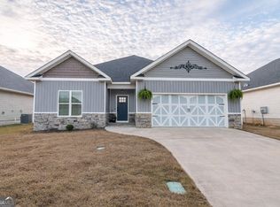 111 Cascades Ct, Bonaire, GA