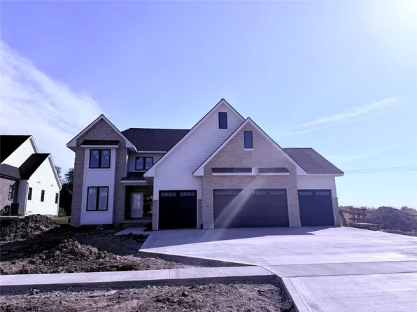 1472 S 81st St, West Des Moines, IA 50266