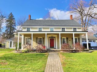 220 Oakwood Ave, Troy, NY 12182