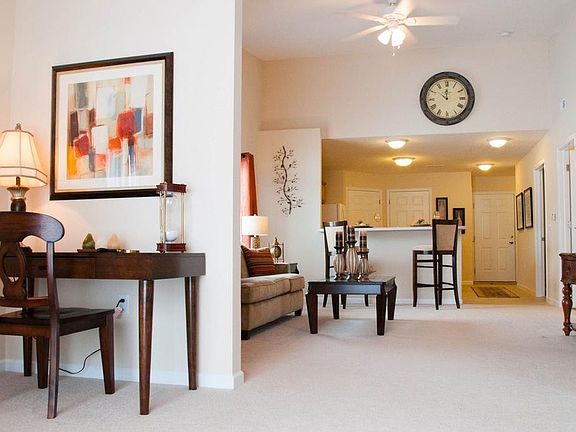 Flexible den space- perfect for an office or tv area!