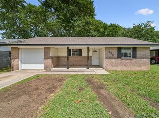 920 Crestview St, Ada, OK 74820