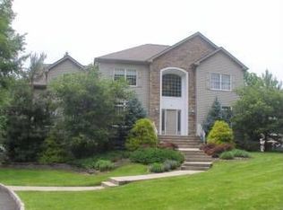 5 Mundy Ln, Warren, NJ 07059
