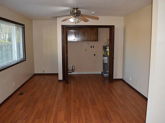 4th image of 986 NE Baldwin Dr