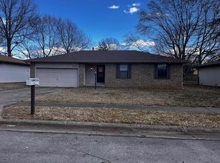 2220 S Nettleton Ave, Springfield, MO 65807