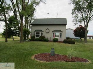 572 W Hayes Rd, Ithaca, MI 48847