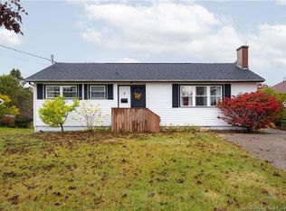 2 Rosedale Cres, Saint John, NB E2J 3G4