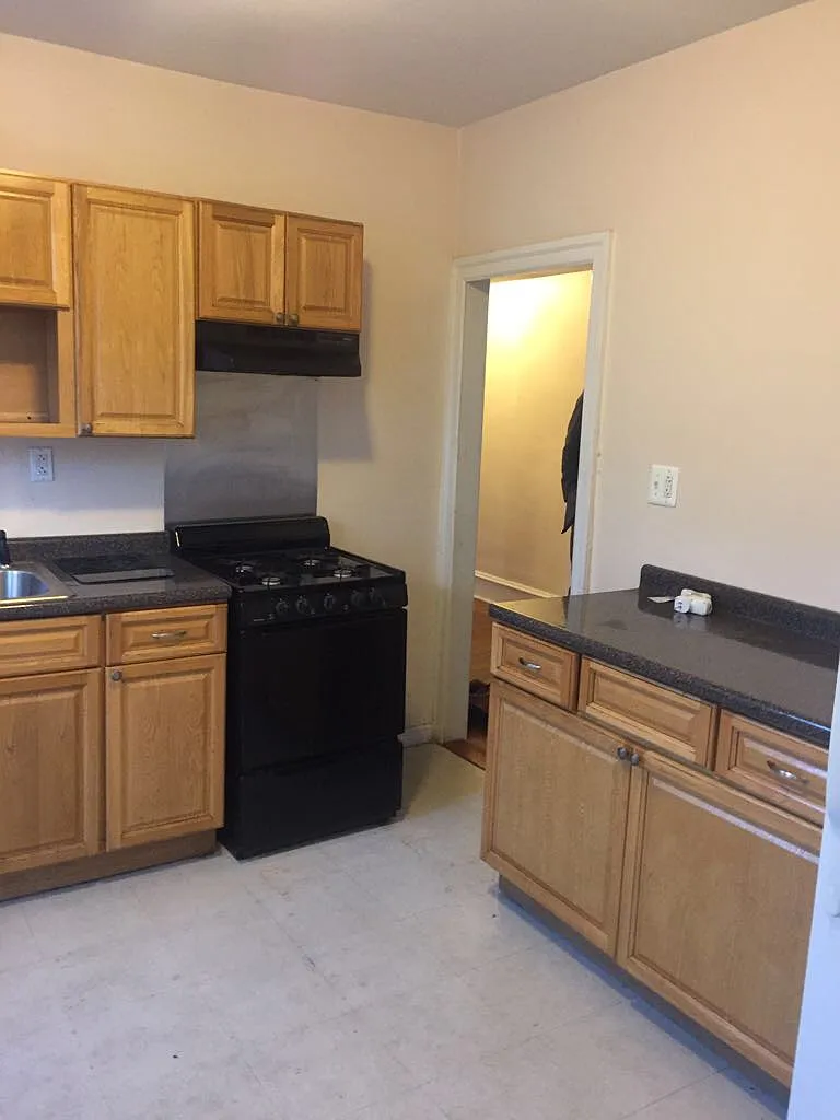 1508 Widener Pl — Photo 2