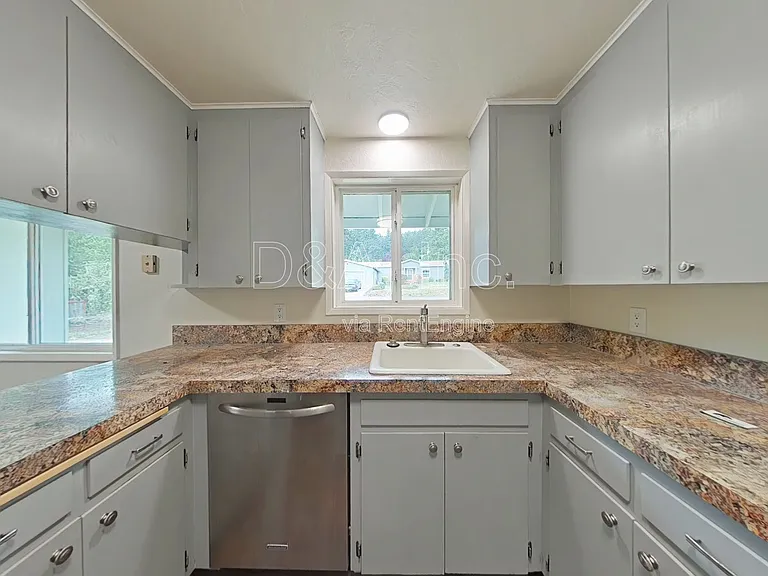 3756 NW 26th Ave — Photo 4