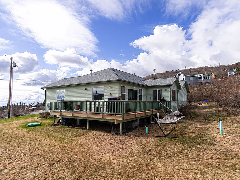 13431 Canyon Rd — Photo 45