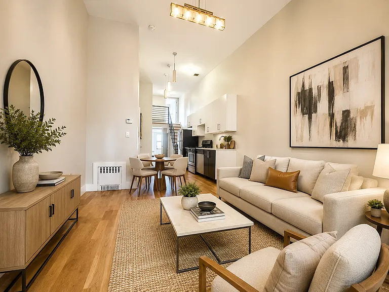 336 Melrose St #3L — Photo 4