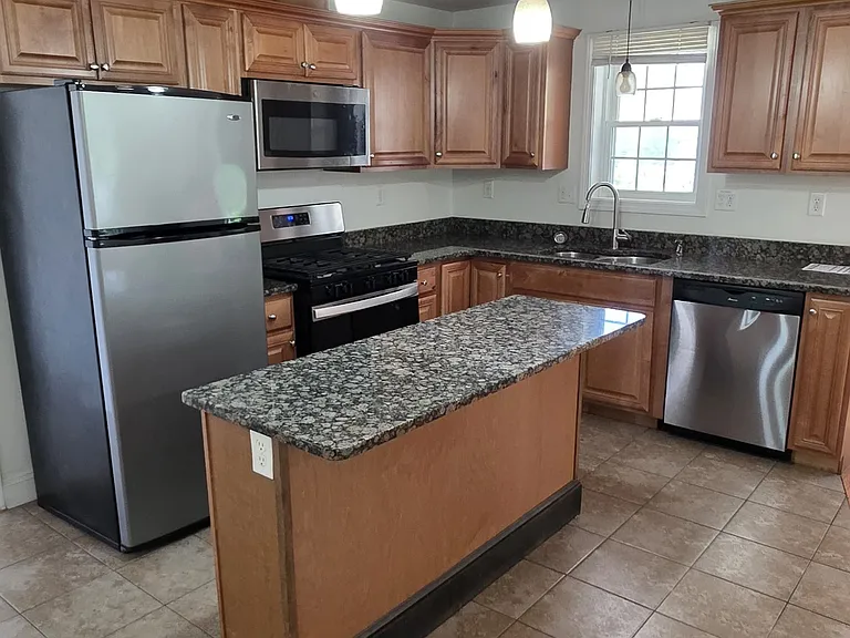 38 Spalding St #B — Photo 2