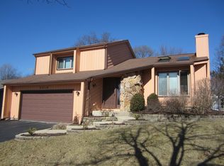 3316 Summerhill Dr, Woodridge, IL